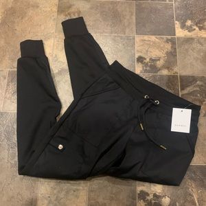 NWT Jaanuu Essential Jogger Scrub Pants